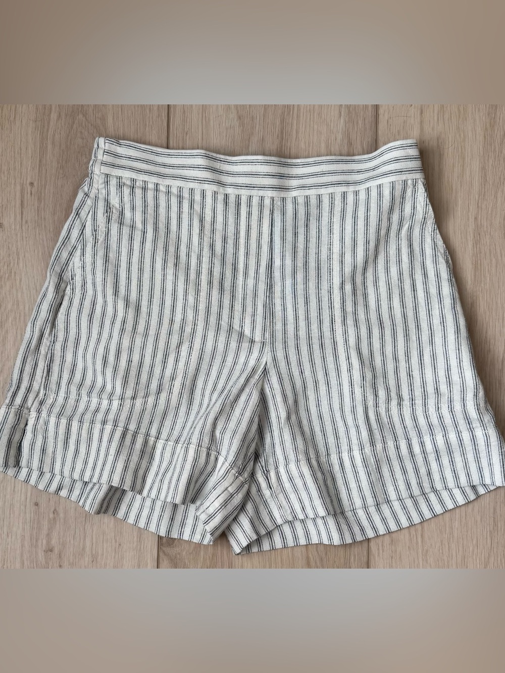 Banana Republic White and Black Striped High Waist Women’s Shorts